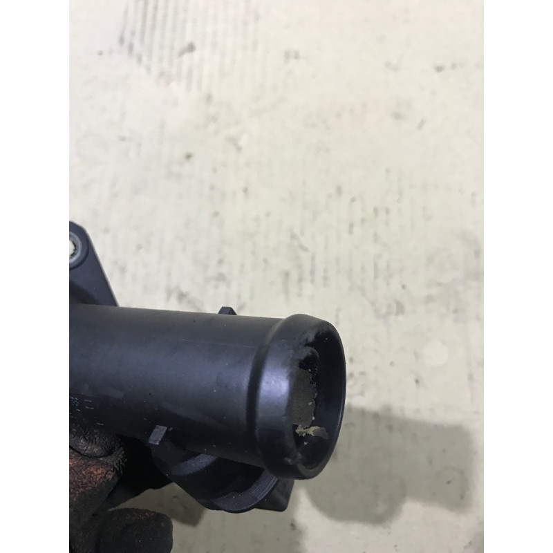 Термостат (система охлаждения) Volkswagen Passat B6 2008 2.0 BKP 03G121121D