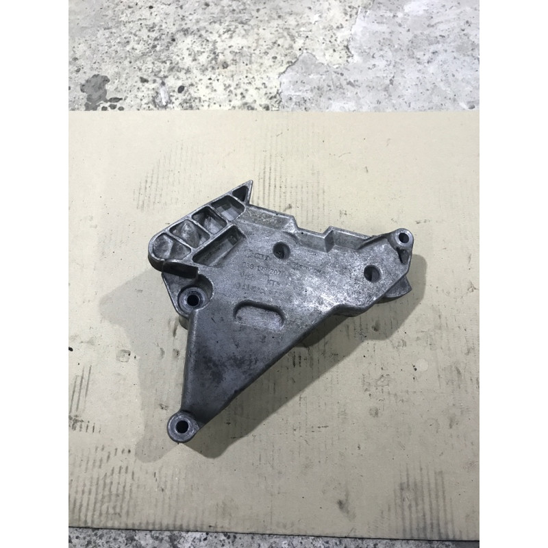 Кронштейн подушки двигателя (кронштейны двигателя) Volkswagen Passat B6 2008 2.0 BKP 03G199207E