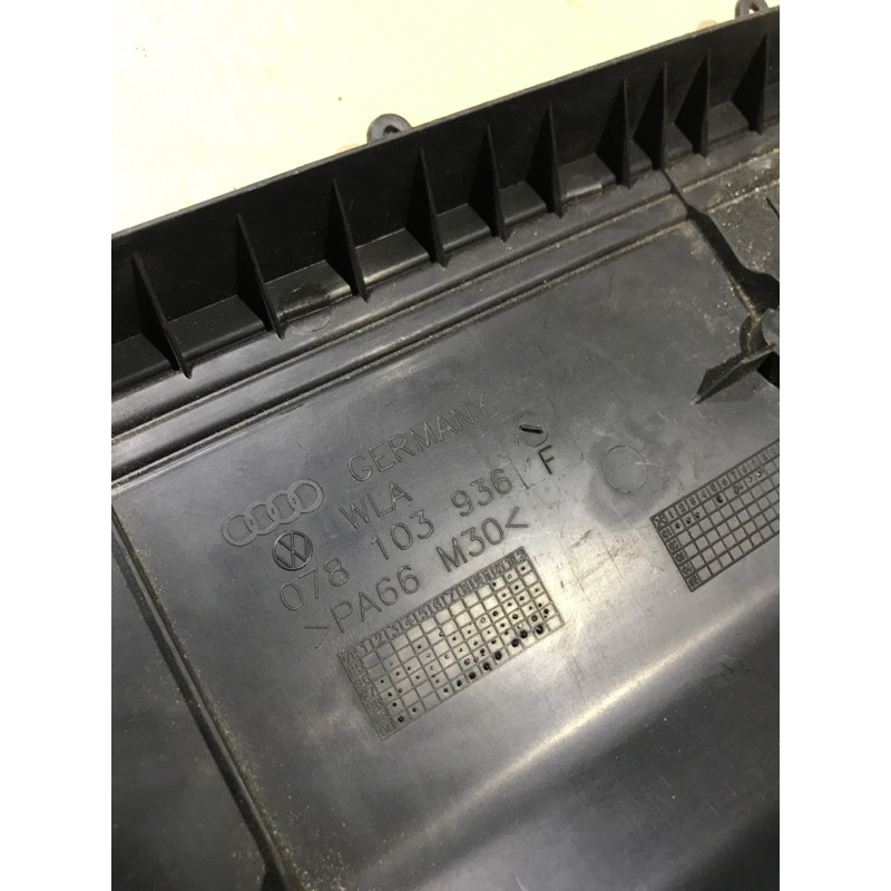 Декоративная крышка двигателя (двигатель и элементы) AUDI A4 B6 2.4BDV 078103936F