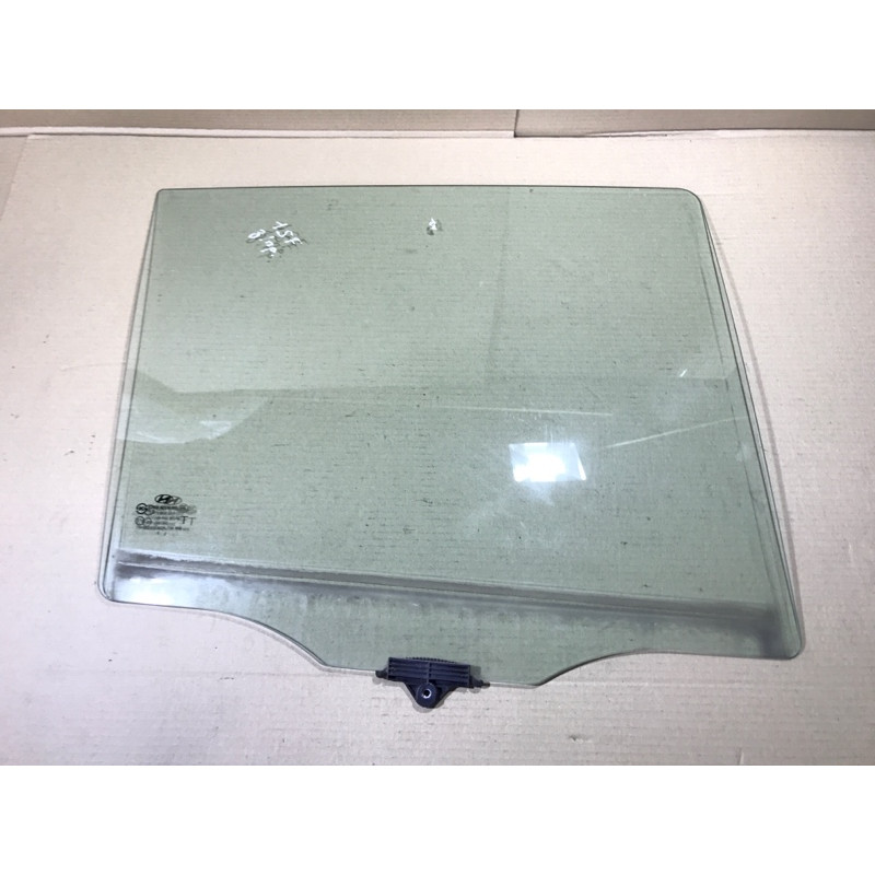 Стекло (кузов и элементы) Hyundai Santa Fe CM 2009 2.2 CRDI 834202B020