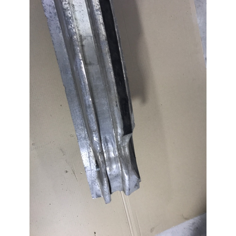 Усилитель бампера (наружные элементы кузова) AUDI A4 B6 2003 2.0 ALT 8E0807313L