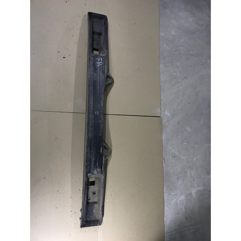 Усилитель бампера (наружные элементы кузова) Land Rover Freelander L314 1.8B DQE500060