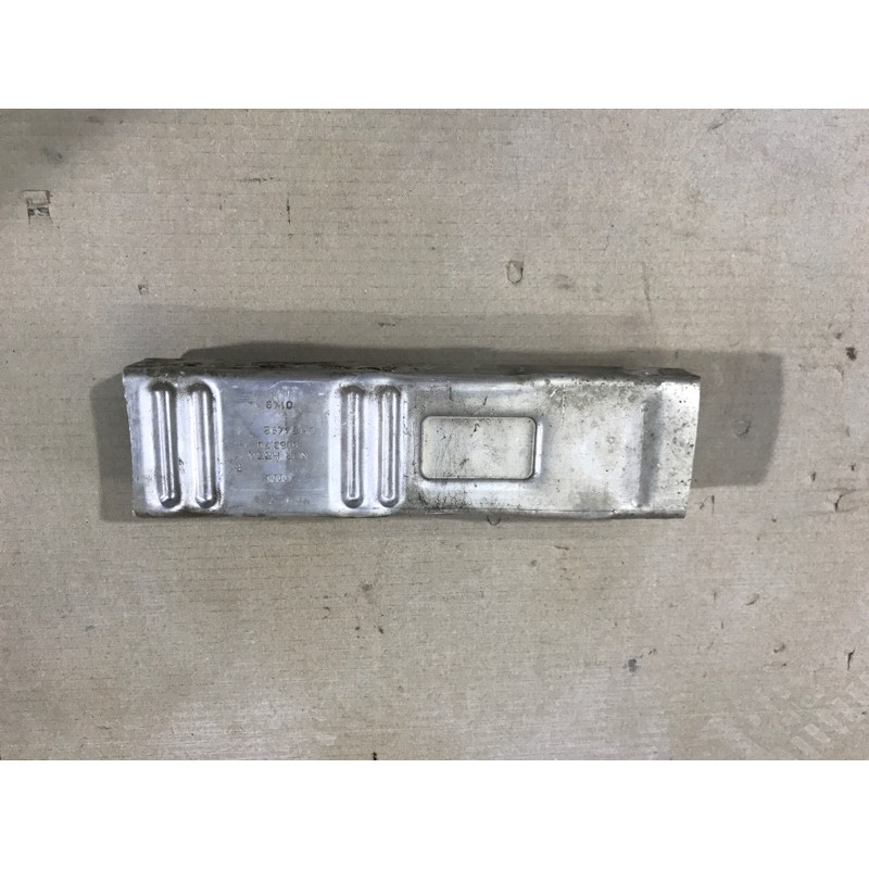 Кронштейн усилителя бампера (стекла и зеркала) AUDI A4 B6 2.4BDV