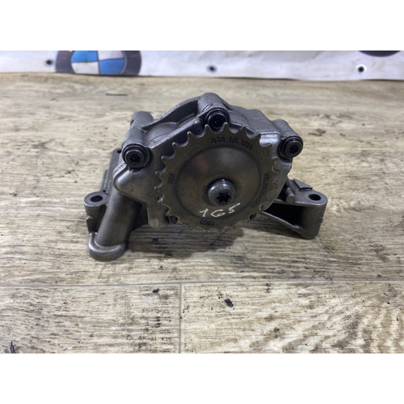 Маслонасос (двигатель и элементы) Volkswagen Golf 1K 2004 2.0 BKD 03g115105