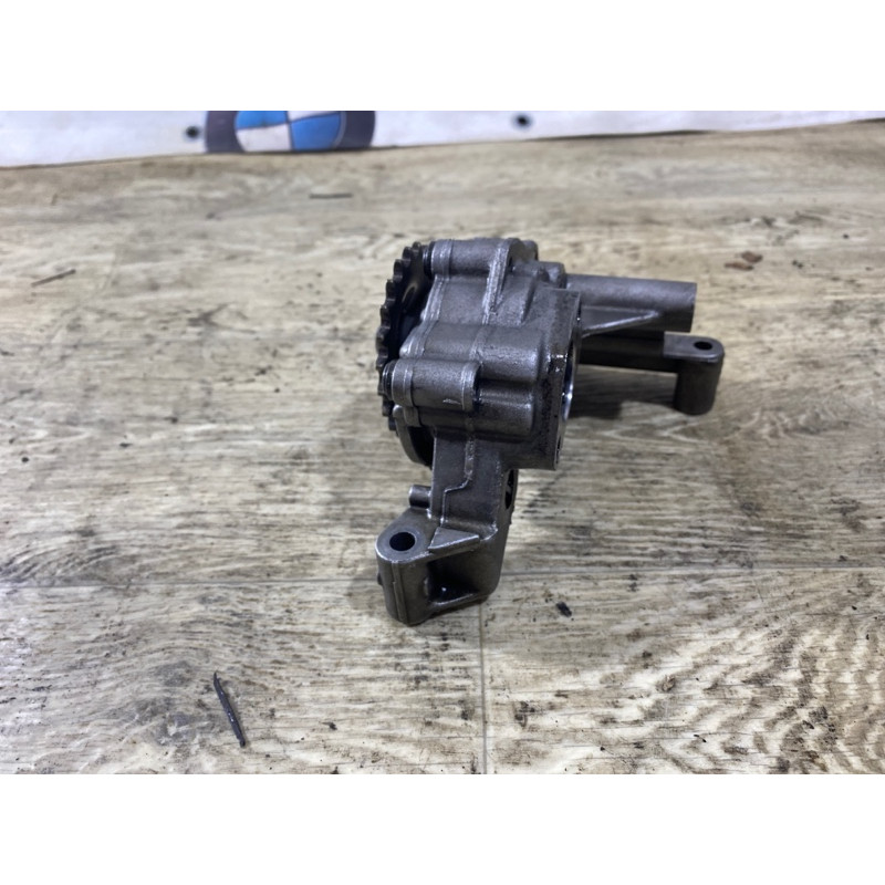 Маслонасос (двигатель и элементы) Volkswagen Golf 1K 2004 2.0 BKD 03g115105