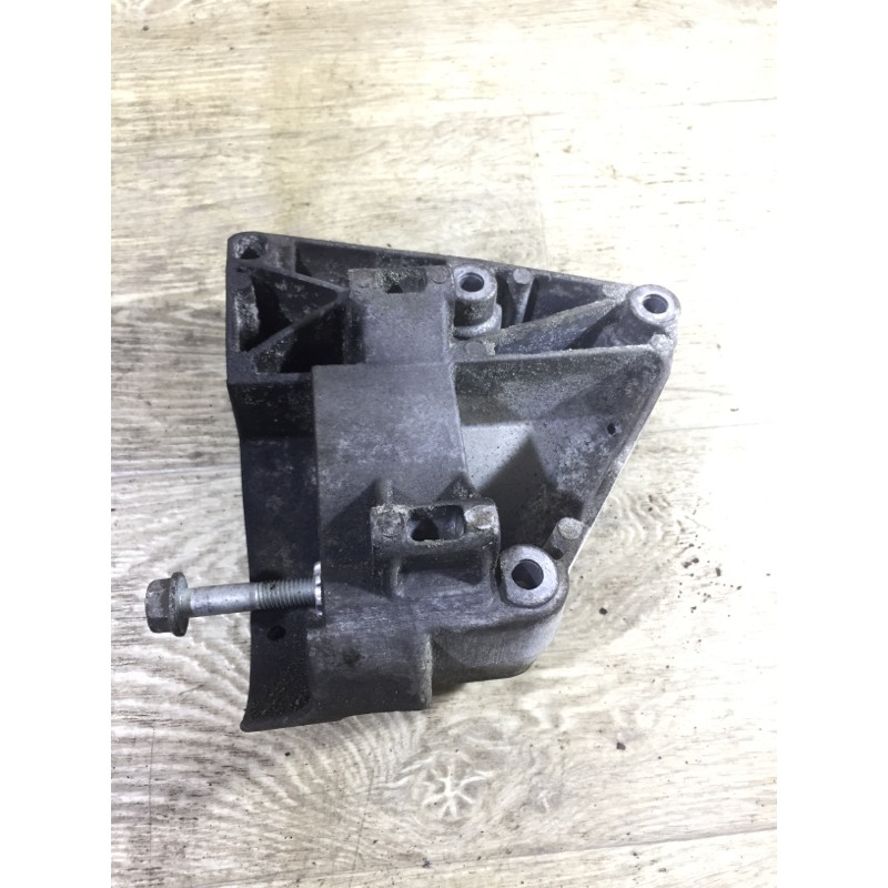 Кронштейн (двигатель и элементы) BMW 5-series E60 2004 M54B22 64557512556