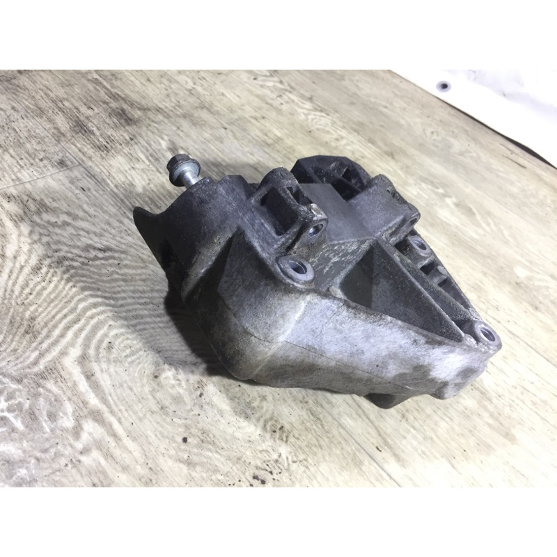 Кронштейн (двигатель и элементы) BMW 5-series E60 2004 M54B22 64557512556