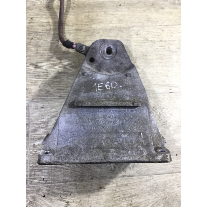 Кронштейн подушки двигателя (кронштейны двигателя) BMW 5-series E60 2004 M54B22 22116761112