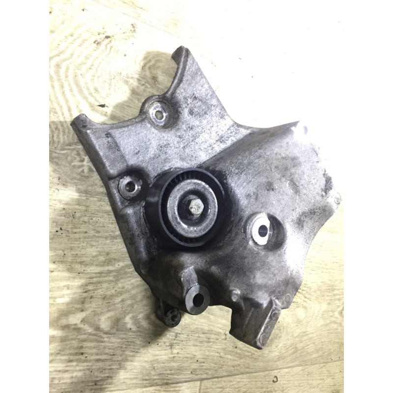 Кронштейн двигателя (кронштейны двигателя) Opel Insignia A 2012 2.0 DTH 55566020