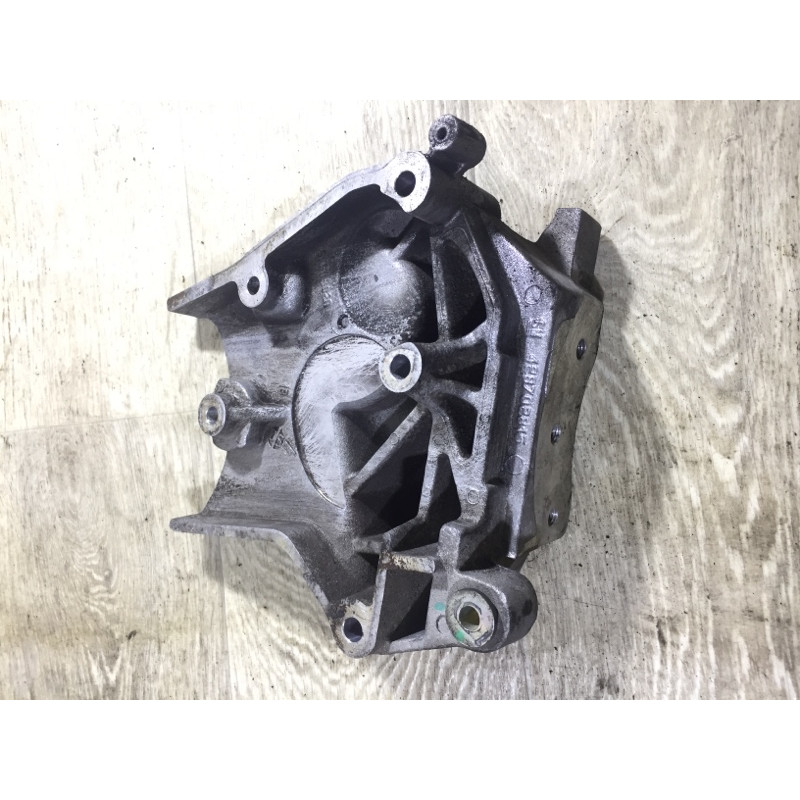 Кронштейн двигателя (кронштейны двигателя) Opel Insignia A 2012 2.0 DTH 55566020