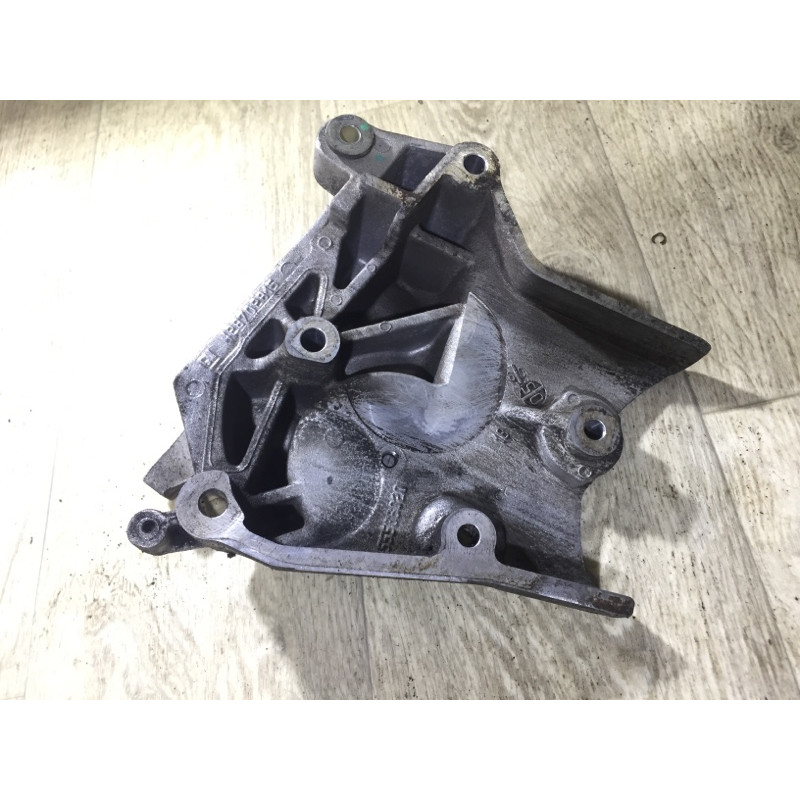 Кронштейн двигателя (кронштейны двигателя) Opel Insignia A 2012 2.0 DTH 55566020