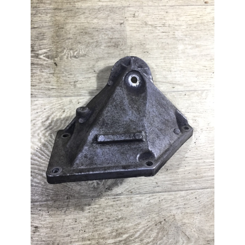 Кронштейн подушки двигателя (кронштейны двигателя) BMW 5-series E60 2004 M54B22 22116761111