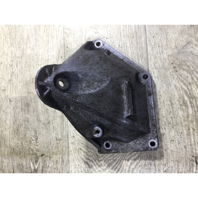 Кронштейн подушки двигателя (кронштейны двигателя) BMW 5-series E60 2004 M54B22 22116761111