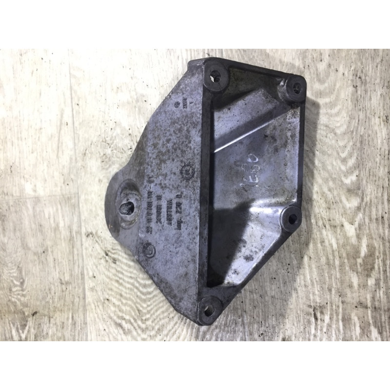 Кронштейн подушки двигателя (кронштейны двигателя) BMW 5-series E60 2004 M54B22 22116761111