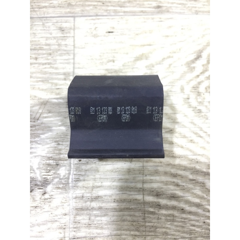 Отбойник крышки багажника (кузов и элементы) Opel Vectra C 2008 2.2 YH 13123818