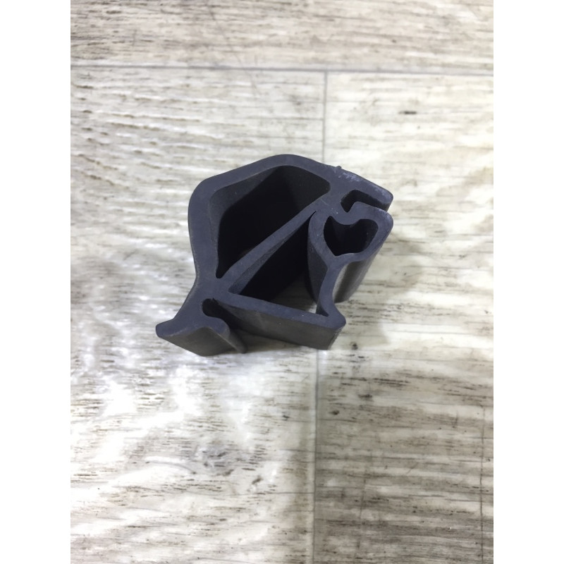 Отбойник крышки багажника (кузов и элементы) Opel Vectra C 2008 2.2 YH 13123818