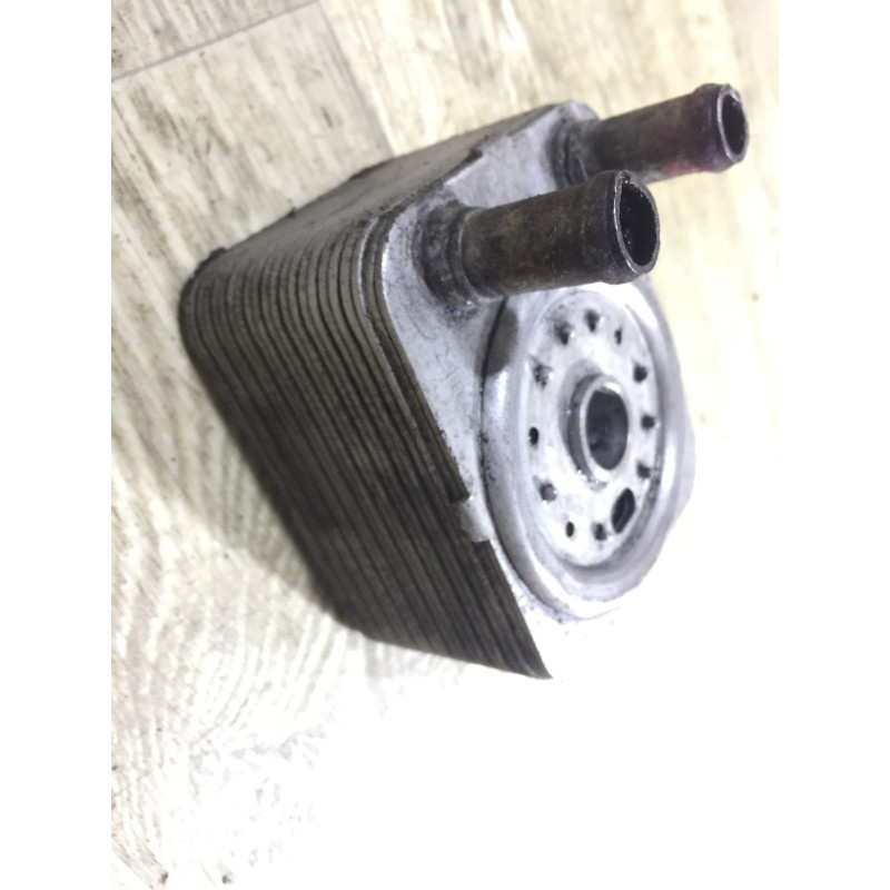 Теплообменник масляного фильтра (двигатель и элементы) Volkswagen Golf 1K 2004 2.0 BKD 038117021b