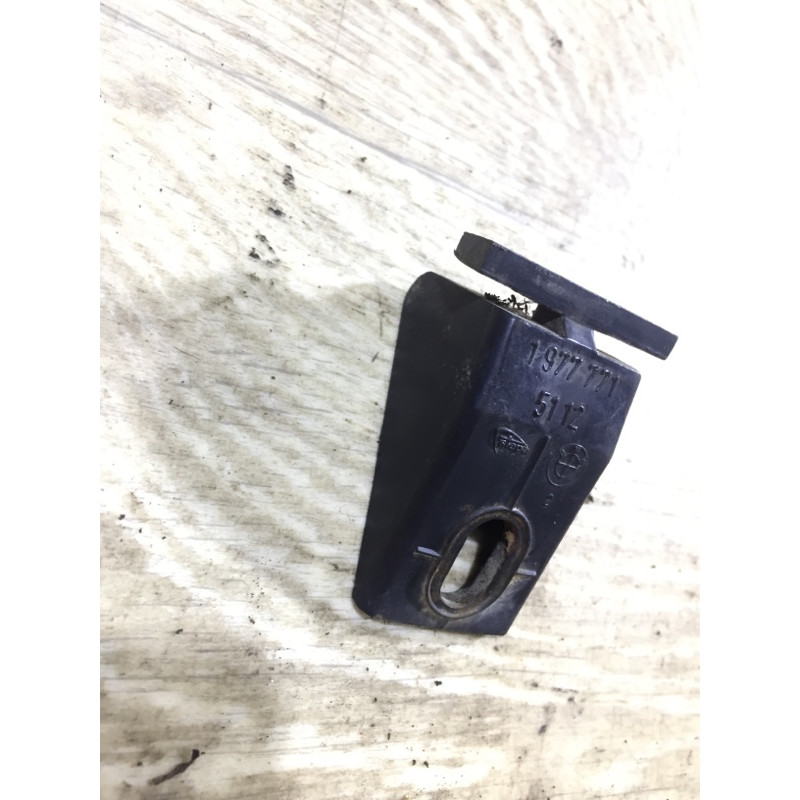 Крепление бампера (кузов и элементы) BMW 3-series E36 51121977771