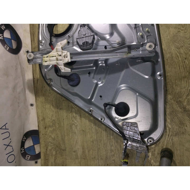 Механизм стеклоподъемника с мотором (кузов и элементы) Hyundai Santa Fe CM 2009 2.2 CRDI 834712B000