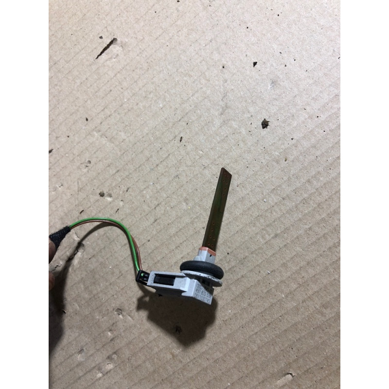 Датчик температуры (электрика / датчики) Volkswagen Touareg 7L 2004 3.2 4b0820539