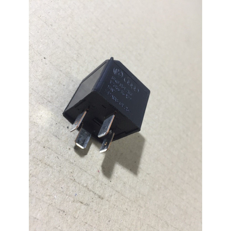 Реле (электрика) Volkswagen Jetta MK6 2011 2.0 8K0951253
