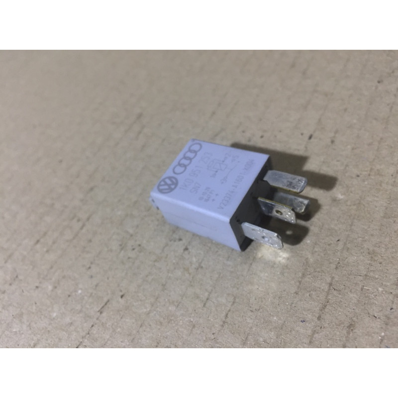 Реле (электрика) Volkswagen Jetta MK6 2011 2.0 1K0951253