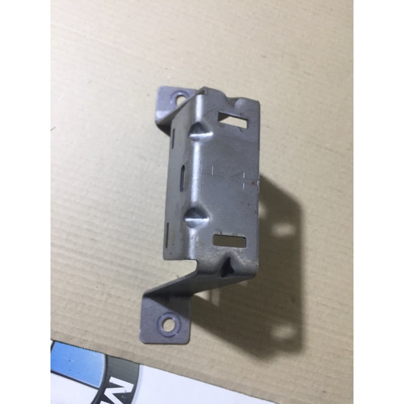 Кронштейн (двигатель и элементы) CHEVROLET Volt 1 2012 1.4 22815091