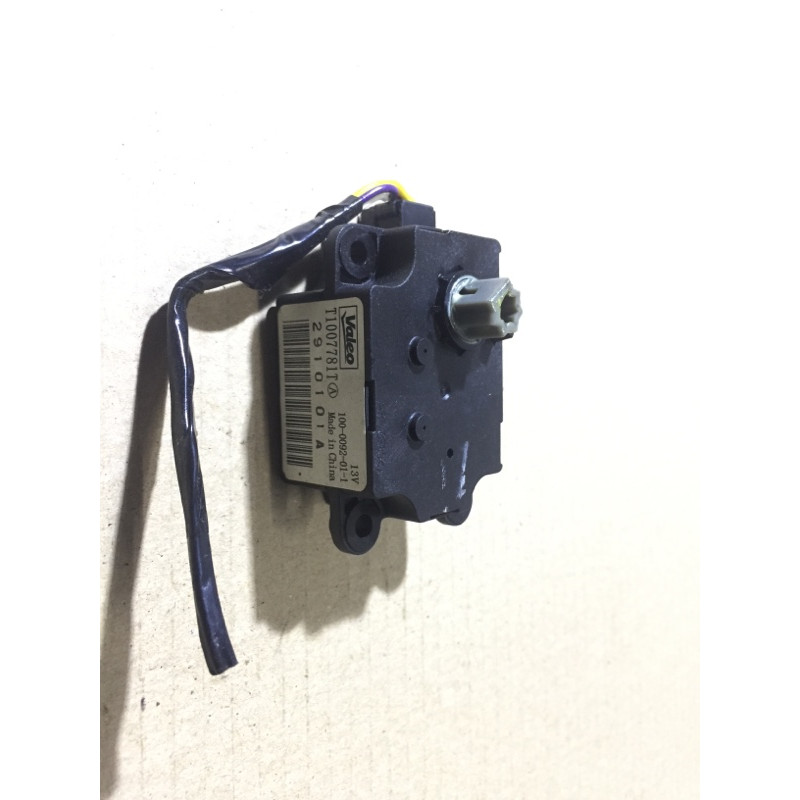 Привод заслонки отопителя (отопление и кондиционирование) Nissan Juke F15 2011 1.6 t1007781t