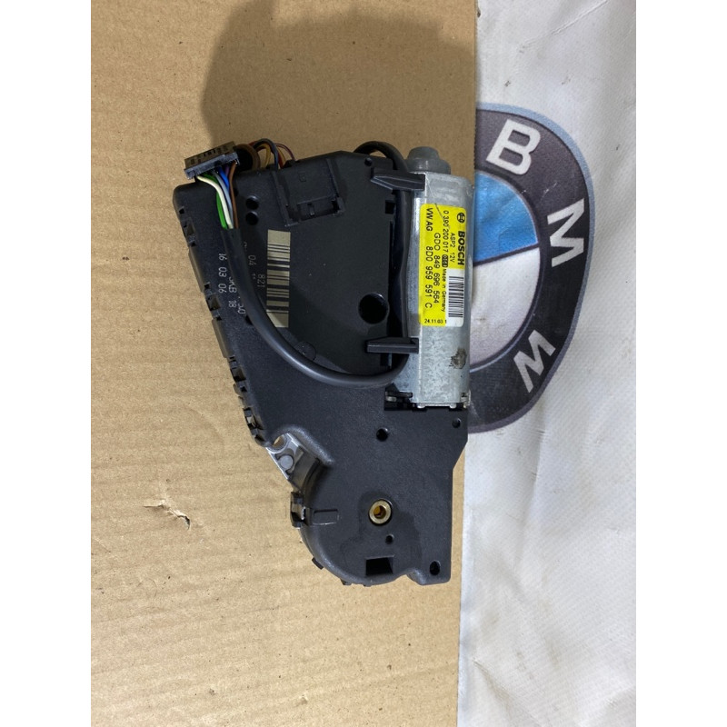 Мотор люка (електрика) Volkswagen Touareg 7L 2004 3.2 8d0959591c