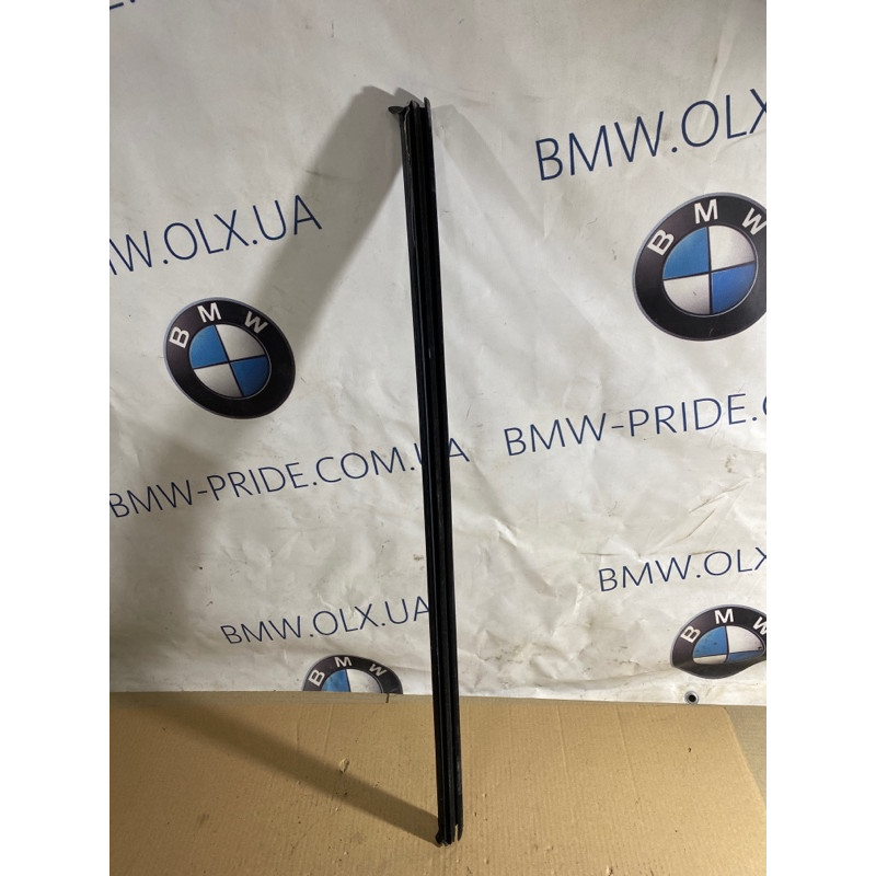 Уплотнитель (кузов и элементы) Volkswagen Jetta MK6 2011 2.0 5c6837479