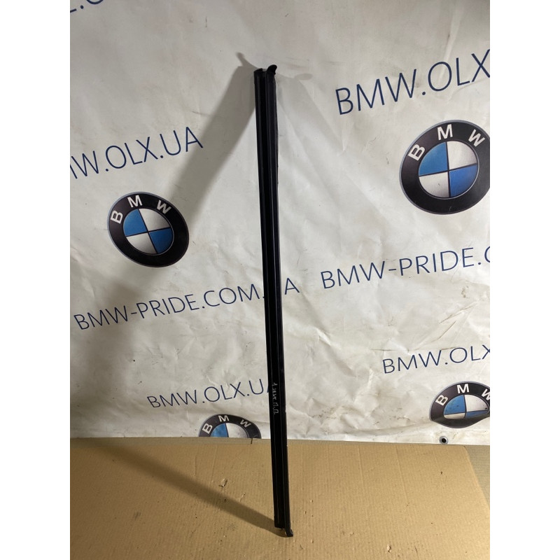 Уплотнитель (кузов и элементы) Volkswagen Jetta MK6 2011 2.0 5c6837479