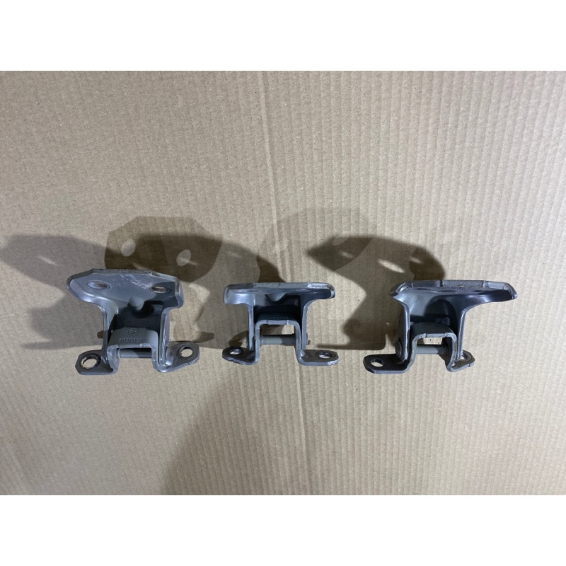 Петля двери (кузов и элементы) Subaru Forester SJ 2016 2.5