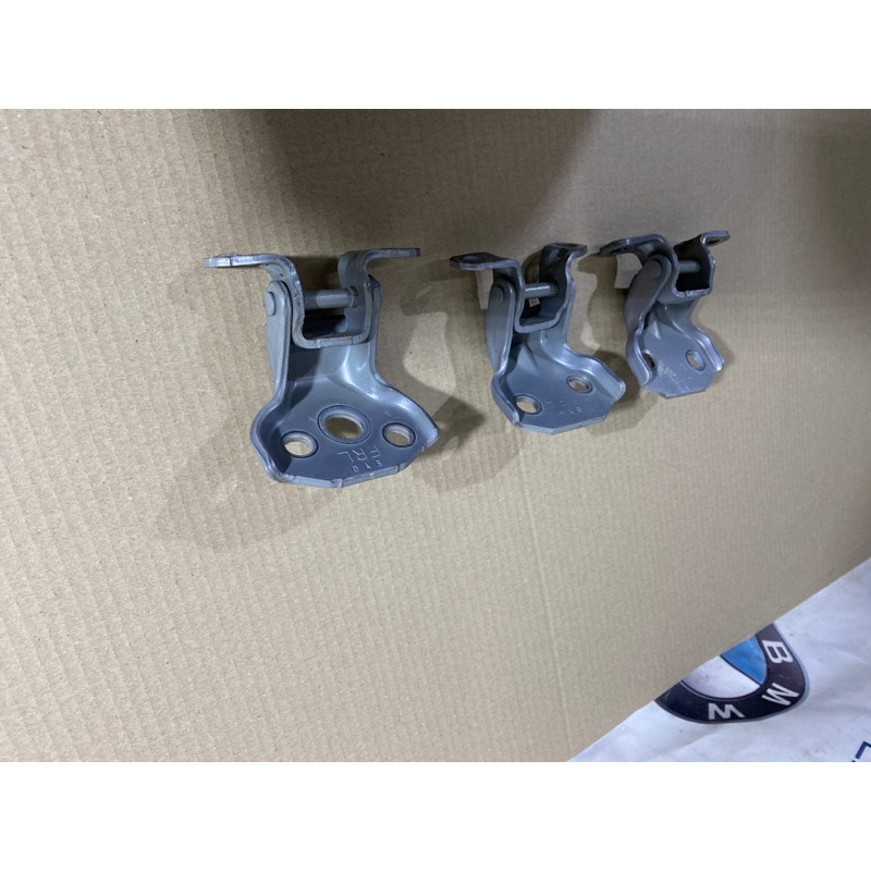 Петля двери (кузов и элементы) Subaru Forester SJ 2016 2.5