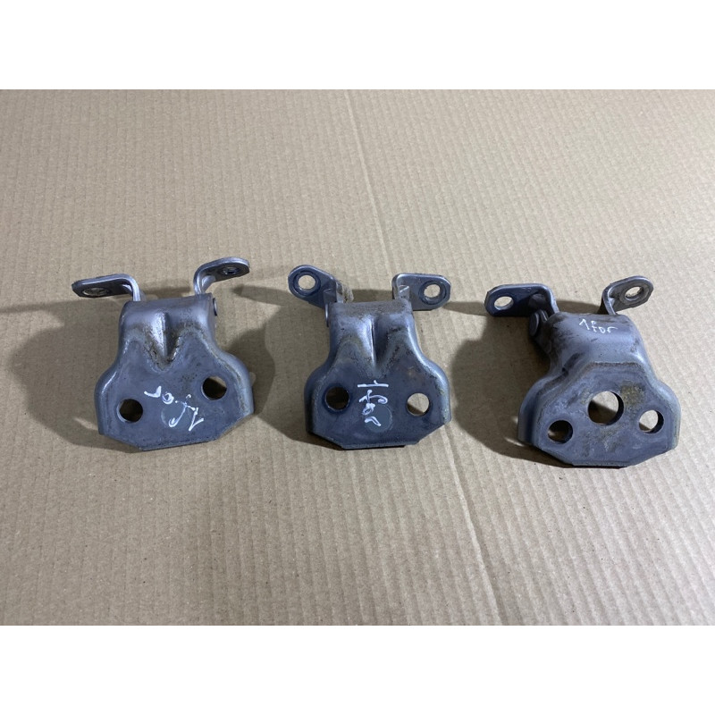 Петля двери (кузов и элементы) Subaru Forester SJ 2016 2.5