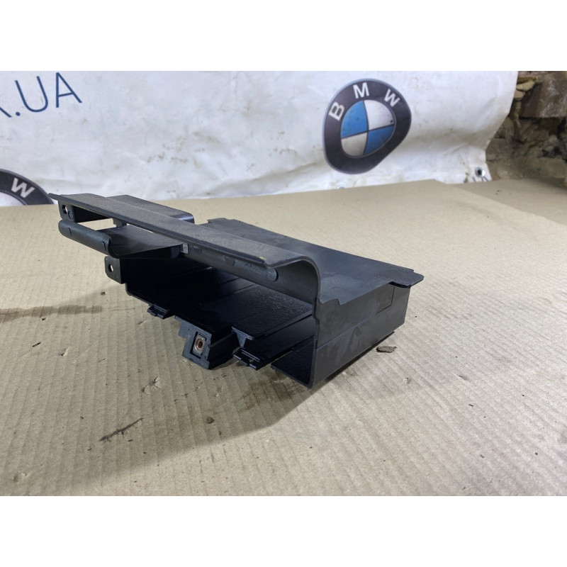 Кронштейн блока управления климатом (салон) CHEVROLET Cruze J300 2012 1.8 13265750