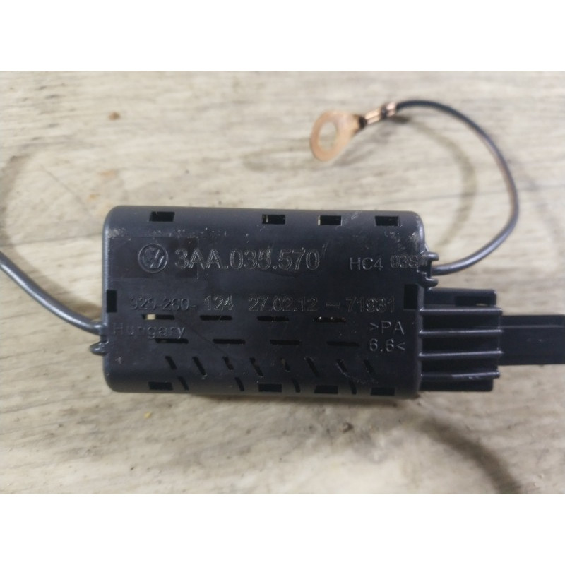 Антенна (электрика) Volkswagen Passat B7 2013 2.5 3aa035570