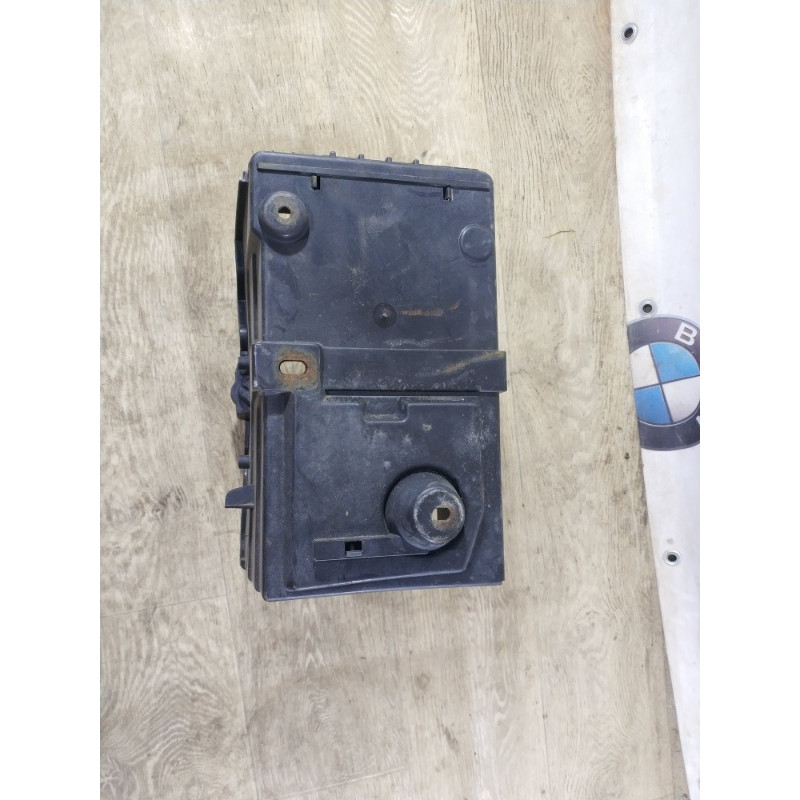 Крепление аккумулятора (кузов и элементы) FORD Focus MK3 2014 2.0 AM5Z-10732-C