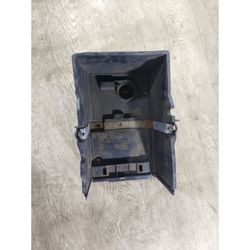 Крепление аккумулятора (кузов и элементы) FORD Focus MK3 2014 2.0 AM5Z-10732-C