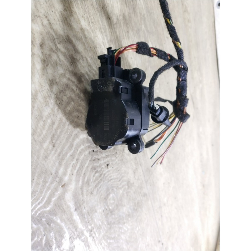 Привод заслонки отопителя (отопление и кондиционирование) CHEVROLET Volt 1 2012 1.4 52433779