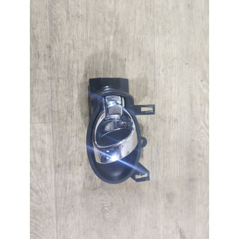 Ручка дверей внутрішня (салон) Nissan Juke F15 2011 1.6 806701KA0B