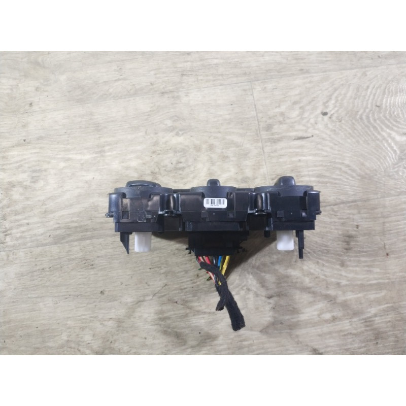 Блок управління клімат-контролем (електрика / блоки управління) Volkswagen Jetta MK6 2011 2.0 5c0820047m