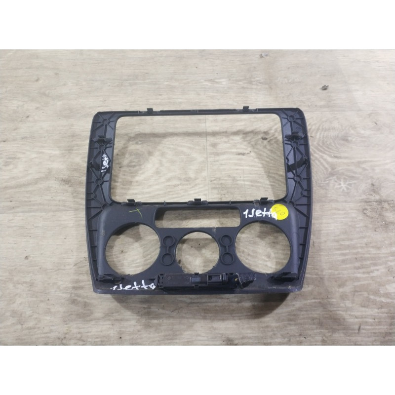 Декоративная накладка торпедо (салон) Volkswagen Jetta MK6 2011 2.0 5c6858071