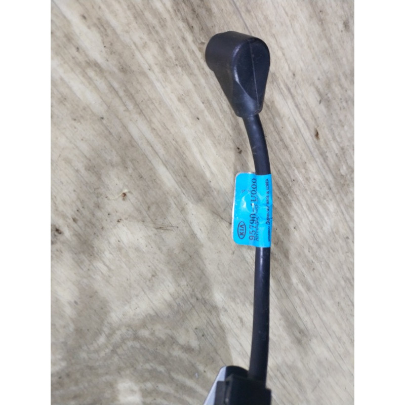 Антенна бесключевого доступа (электрика) KIA Sorento UM 2013 2.4 957901u000