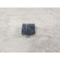 Привод заслонки отопителя