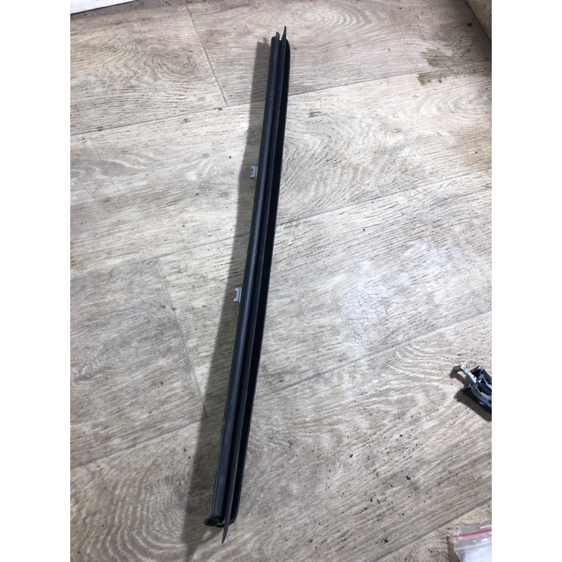 Молдинг стекла внутренний (наружные элементы кузова) BMW 3-series F30 2013 N26B20 51357258297