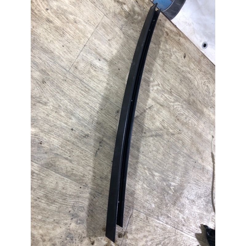 Направляюча скла дверей (кузов і елементи) BMW 3-series F30 2013 N26B20 51357258301