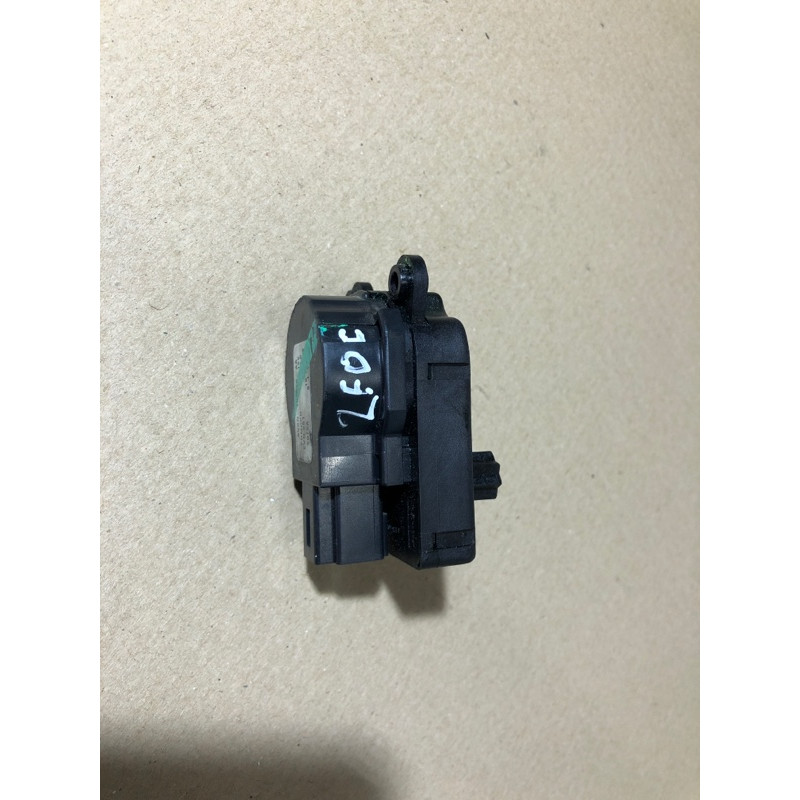Привод заслонки отопителя (отопление и кондиционирование) FORD Focus MK3 2014 2.0 AV6Z-19E616-A
