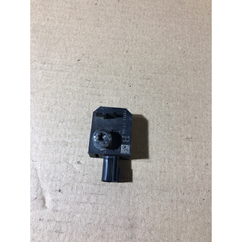 Датчик удара (электрика / датчики) CHEVROLET Volt 1 2012 1.4 13502577