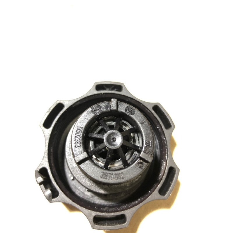 Кришка розширювального бачка (система охолодження) CHEVROLET Volt 1 2012 1.4 13502353