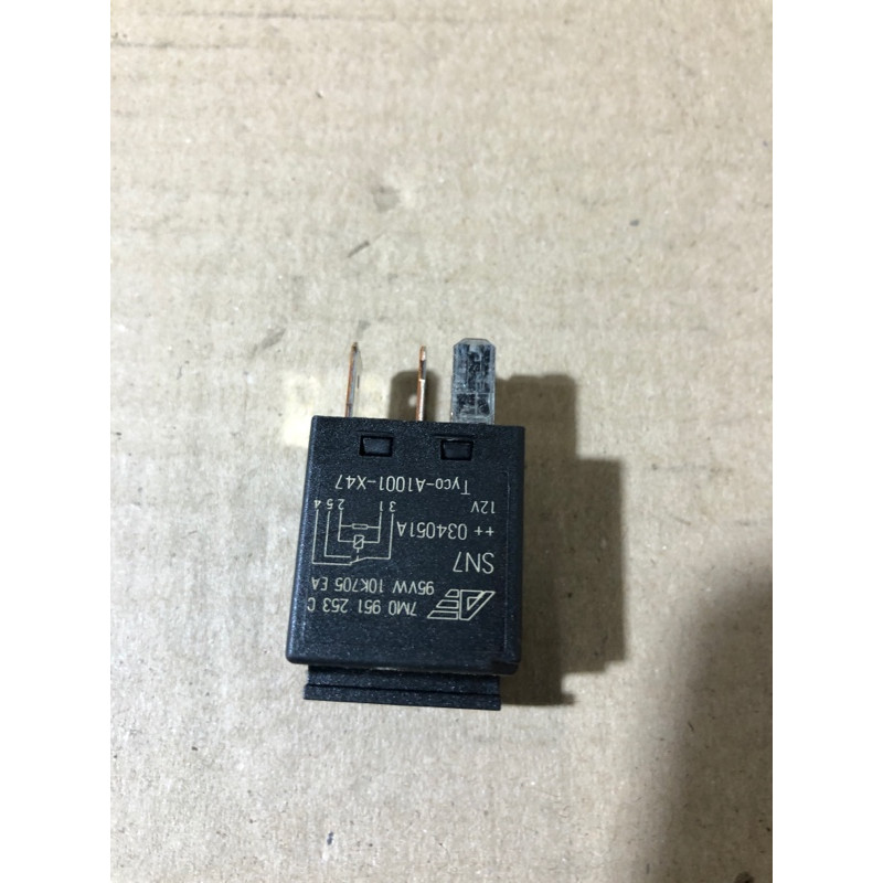 Реле (электрика) Volkswagen Touareg 7L 2004 3.2 7M0951253C